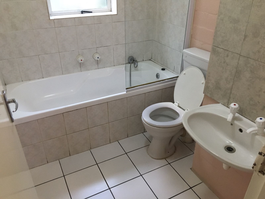 To Let 2 Bedroom Property for Rent in West Riding Western Cape